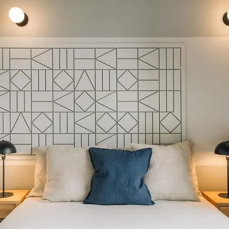 Galapos - 2 Bedrooms And Parking In Santo Antonio * Lisboa