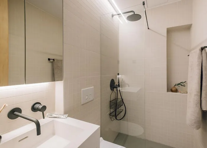 Galapos - 2 Bedrooms And Parking In Santo Antonio Apartment Lisbon