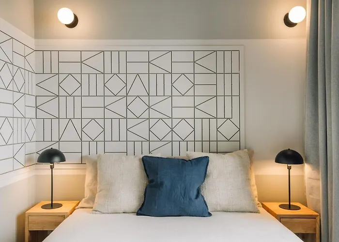 Galapos - 2 Bedrooms And Parking In Santo Antonio * Lisbon