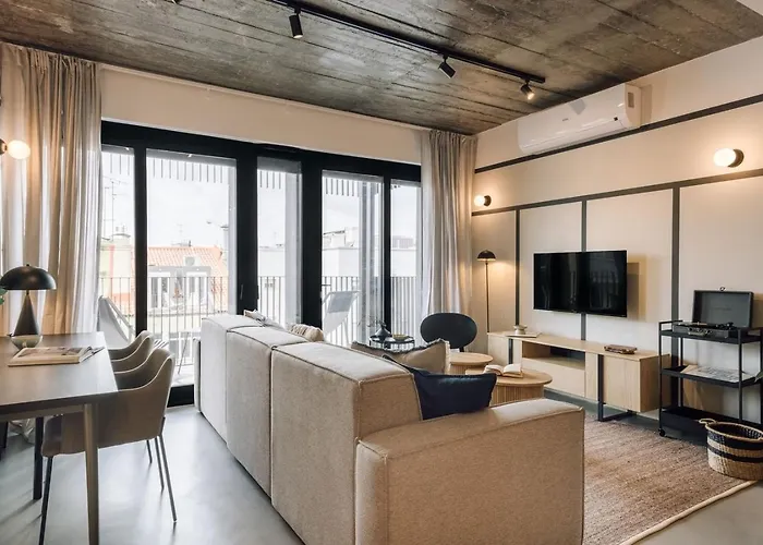 Galapos - 2 Bedrooms And Parking In Santo Antonio * Lisbon